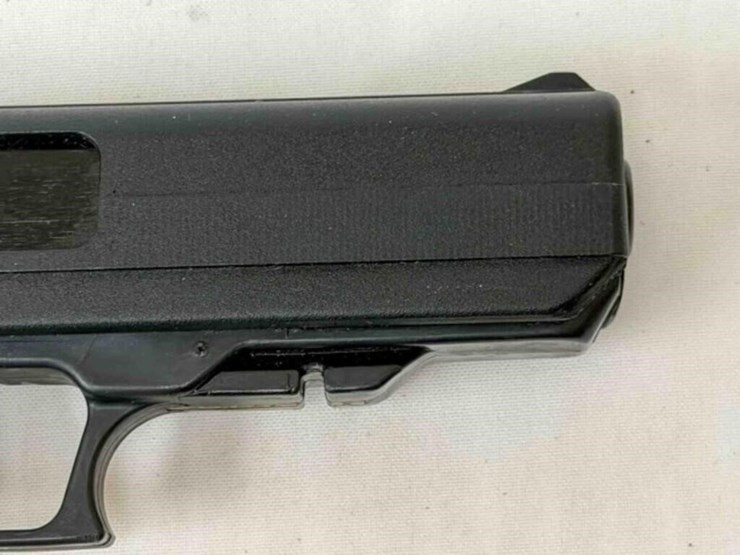 hi-point-arms-mod.-jcp-40cal-pistol-image-12