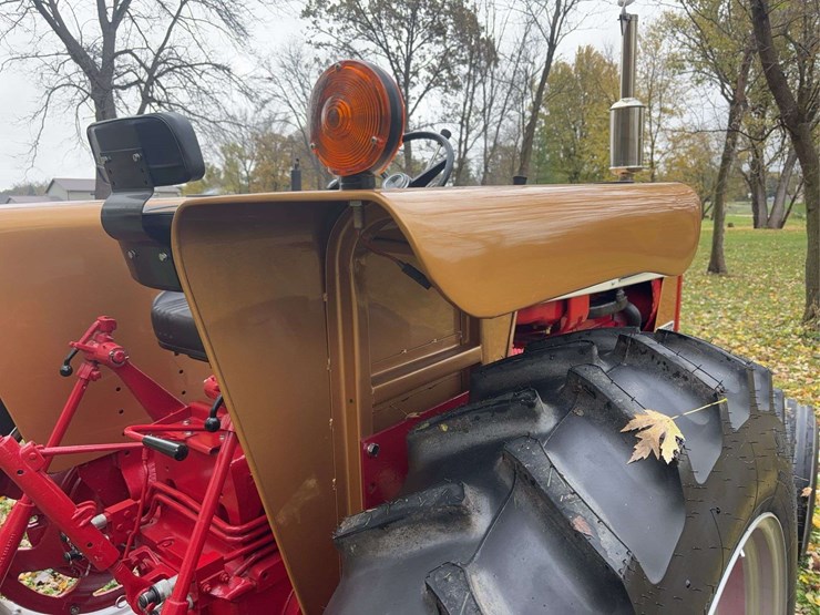 1970-farmall-544-hydro-diesel-row-crop-golden-demonstrator-image-73
