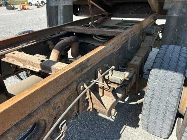 2008-ford-f550-image-33