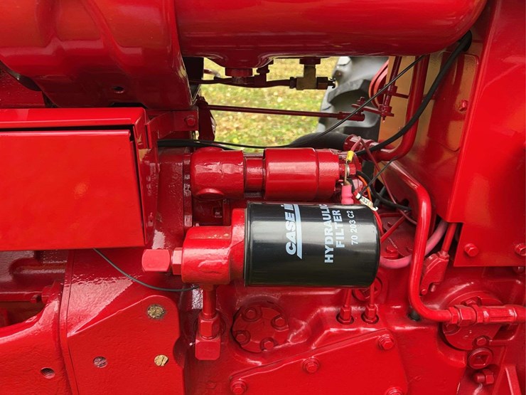 1970-656-farmall-hydro-diesel-row-crop-golden-demonstrator-image-59