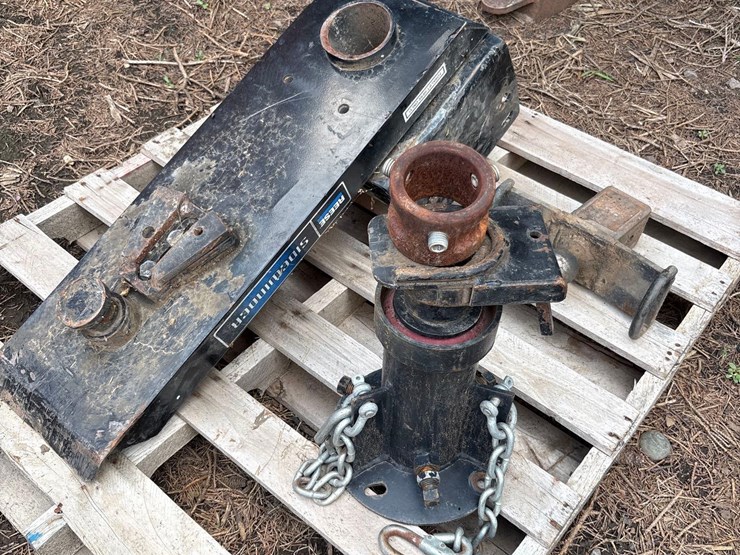 reece-sidewinder-5th-wheel-hitch/ball-hitch-image-2