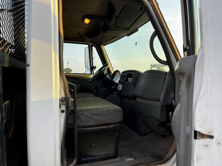 2007-international-durastar-4300-image-10