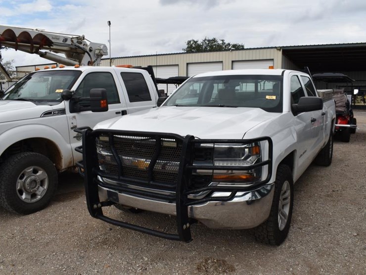 2017-chevrolet-1500-image-1