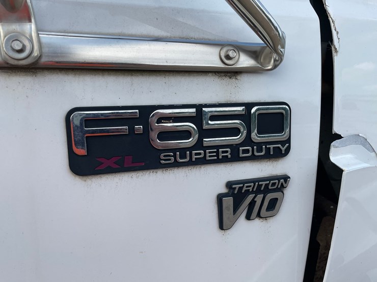 2015-ford-f650-image-30