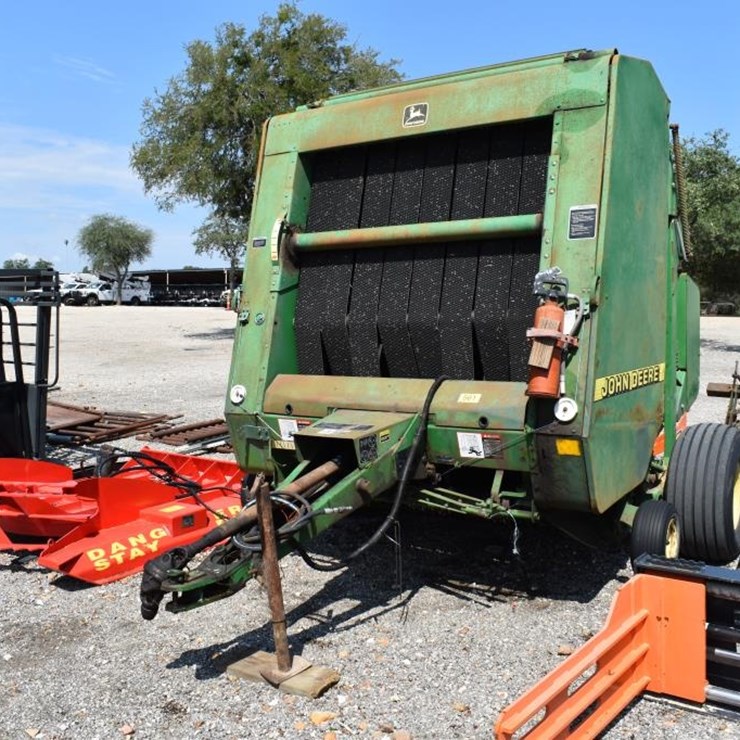 JOHN DEERE 566
