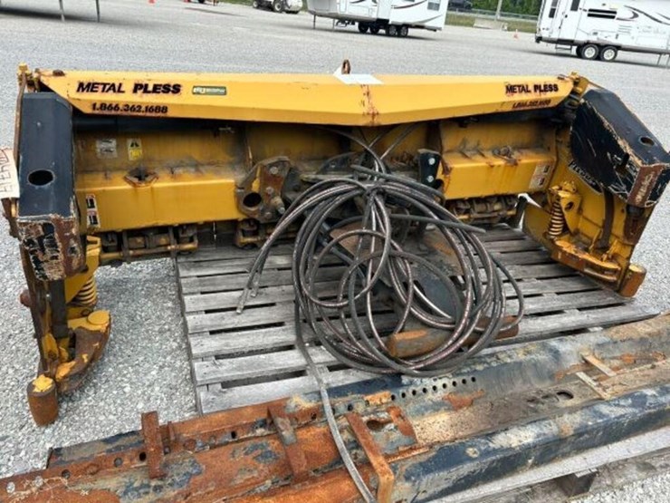 metal-pless-8-ft---13-ft-snow-pusher-agh0830-13le--image-15