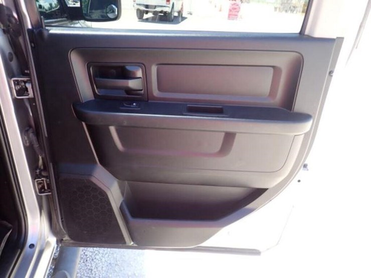 2019-dodge-1500-image-31