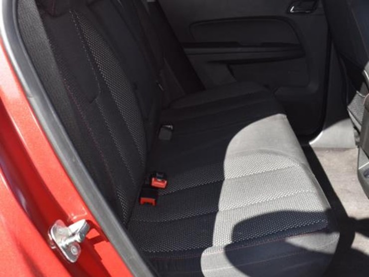 2015-chevrolet-equinox-image-10
