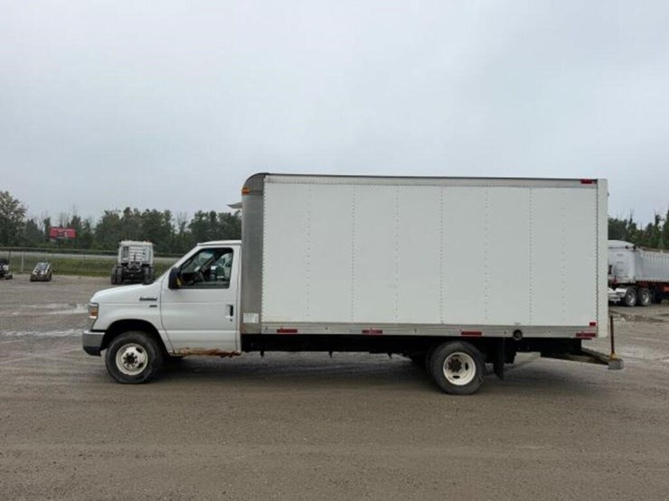 2013-ford-e450-image-5