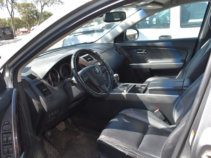2010-mazda-cx9-image-14