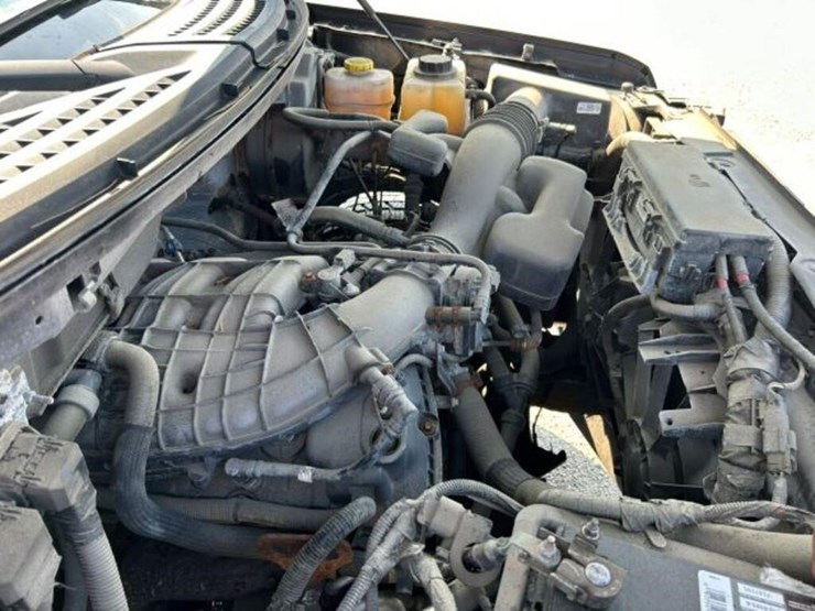 2014-ford-f150-xlt-image-30