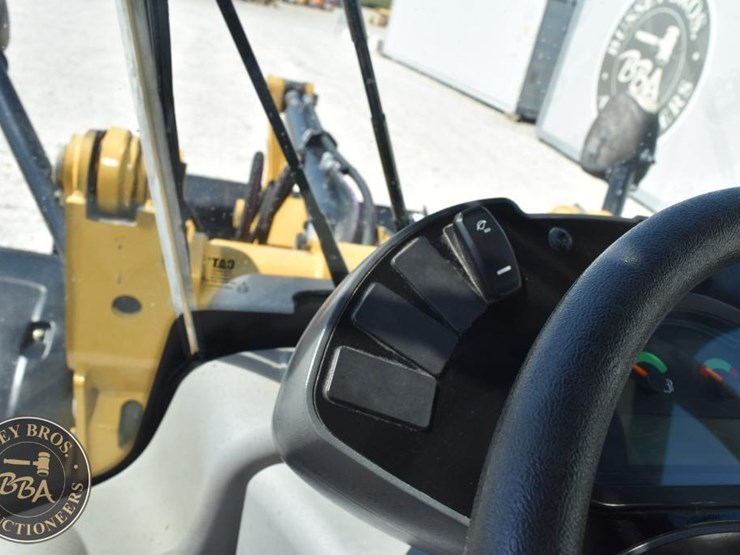 2021-caterpillar-906m-image-35