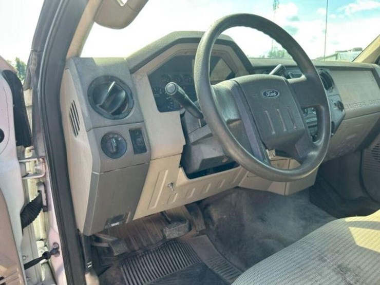 2008-ford-f550-image-15