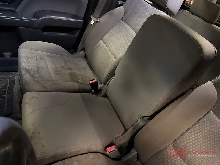 2015-chevrolet-silverado-2500-image-30