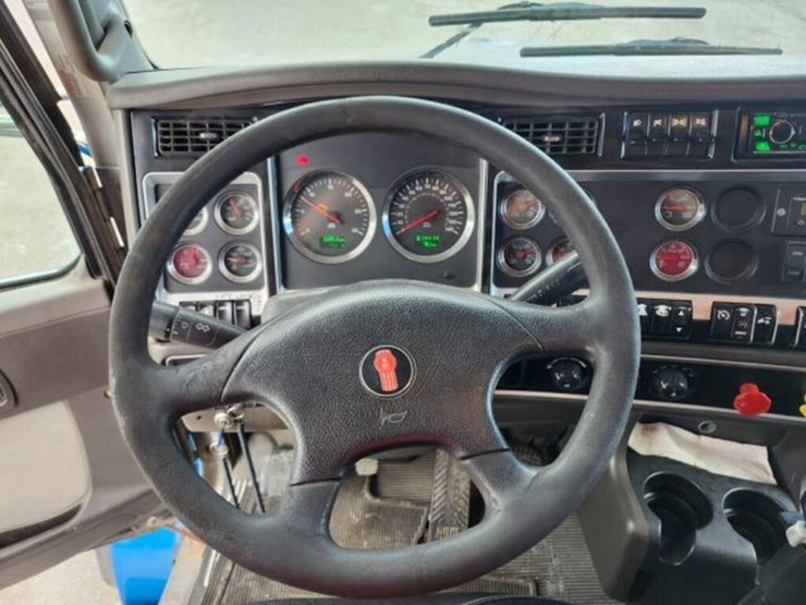 2008-kenworth-t800-image-13
