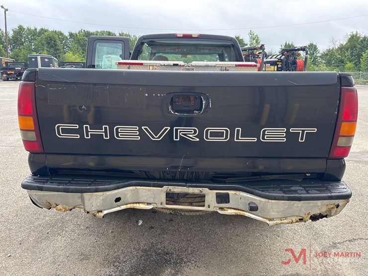 2002-chevrolet-2500-image-13