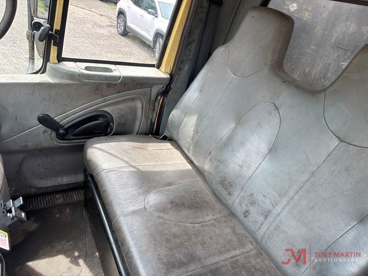 2005-international-durastar-4300-image-28