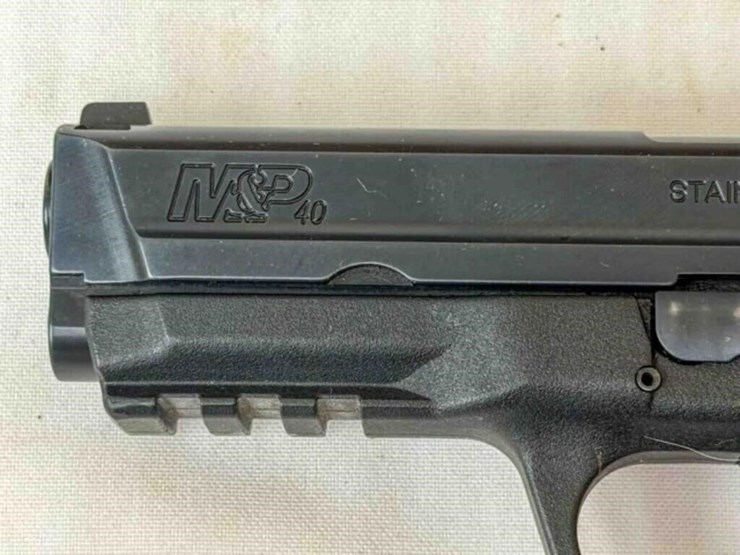 smith-&-wesson-m&p40-40cal-pistol-image-15