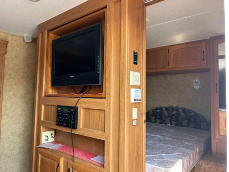 2010-keystone-laredo-28rbs-t/a-travel-trailer-4ydt-image-45