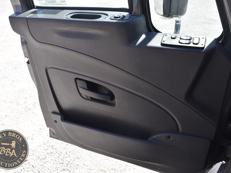 2013-international-transtar-8600-image-58