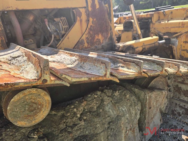 2012-caterpillar-d6t-image-15