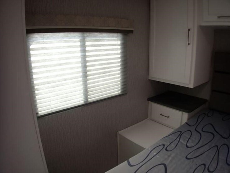 2021-coachmen-pursuit-class-a-motorhome-1f64f5dn1m-image-110