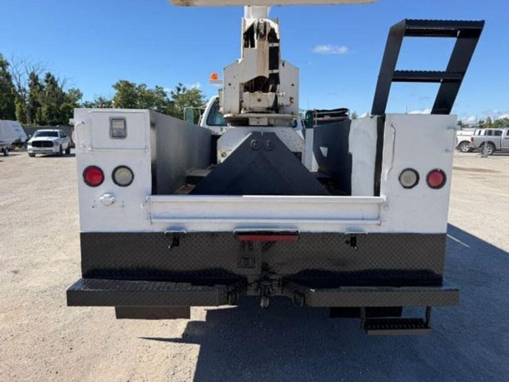2001-ford-f650-xl-image-55
