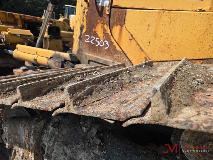 2012-caterpillar-d6t-image-18