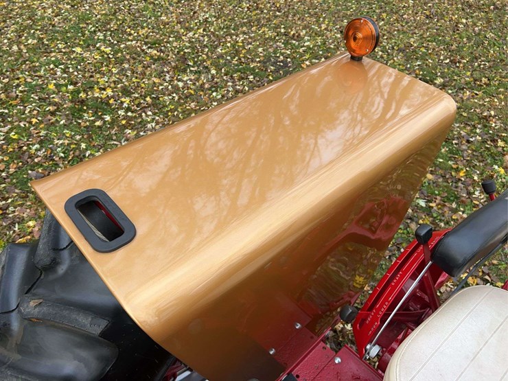 1970-1456-farmall-row-crop-golden-demonstrator-image-63