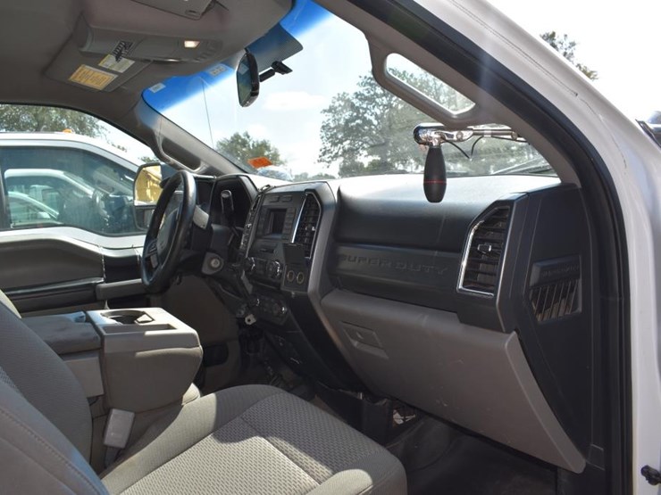 2017-ford-f550-image-5