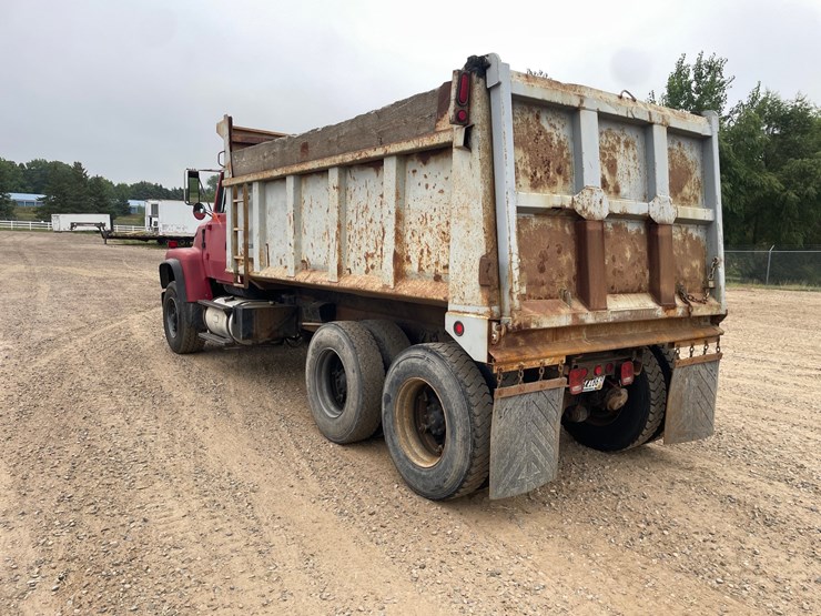 1994-ford-l9000-image-8