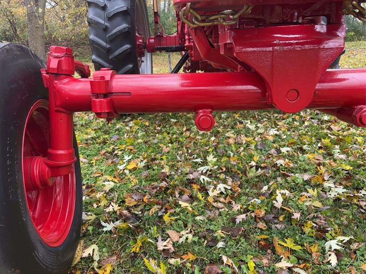 1970-farmall-544-hydro-diesel-row-crop-golden-demonstrator-image-12