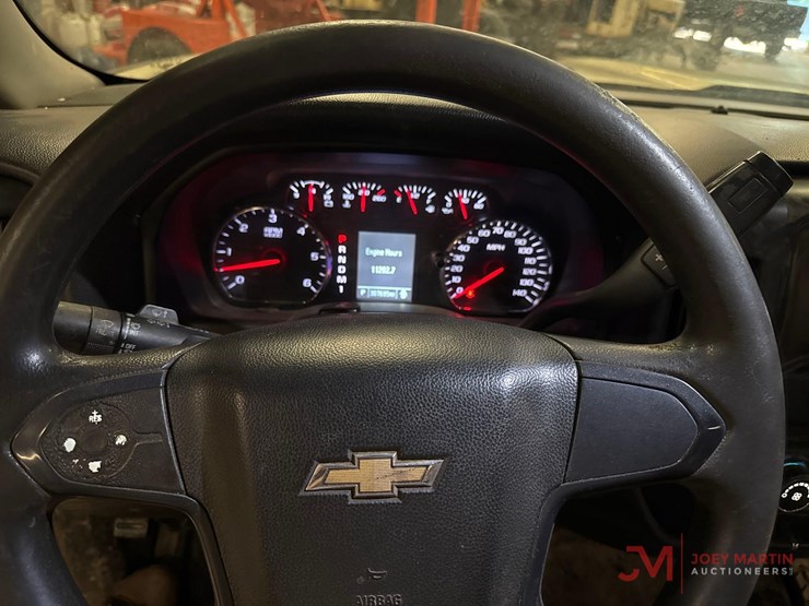 2015-chevrolet-silverado-2500-image-36