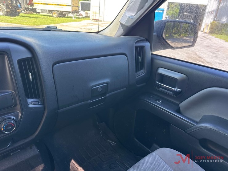 2015-chevrolet-silverado-1500-image-30