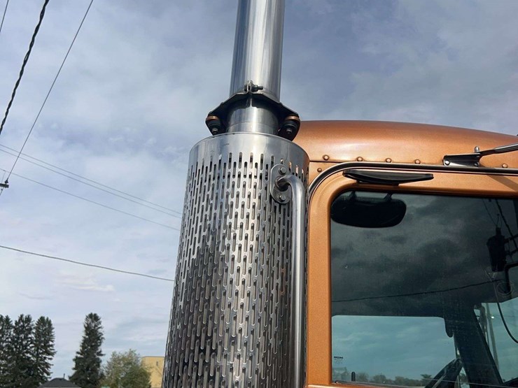 2006-peterbilt-379-image-37