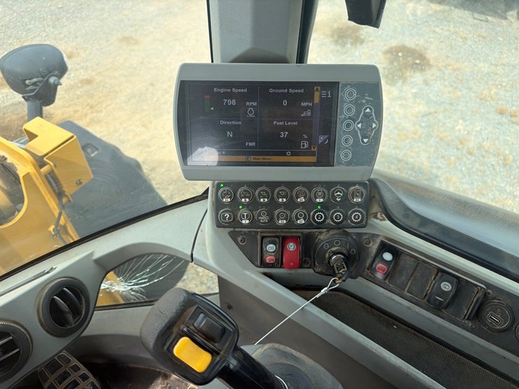 2015-caterpillar-924k-image-16