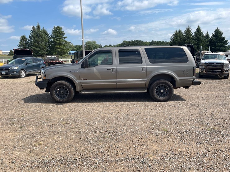 2002-ford-excursion-image-2