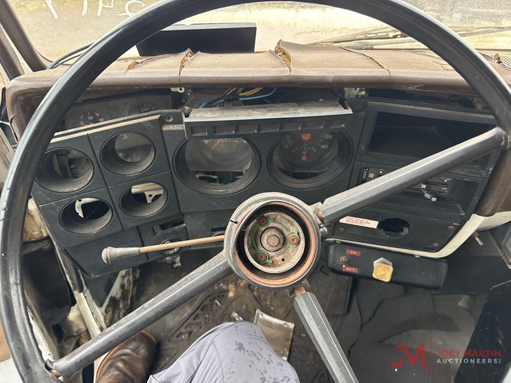 1986-gmc-7000-image-36