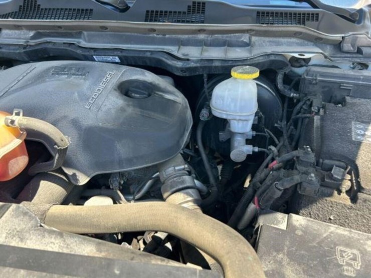 2019-ram-1500-slt-image-28