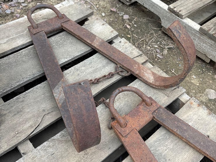 old-heavy-duty-timber-tongs-image-2