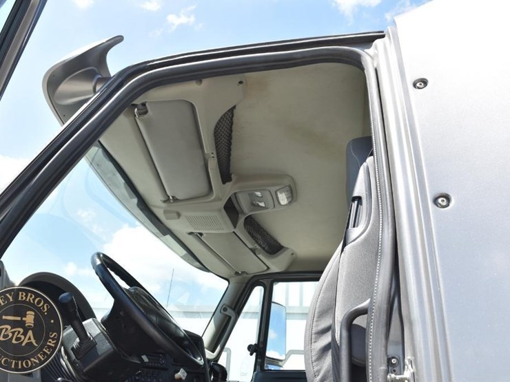 2013-international-transtar-8600-image-44