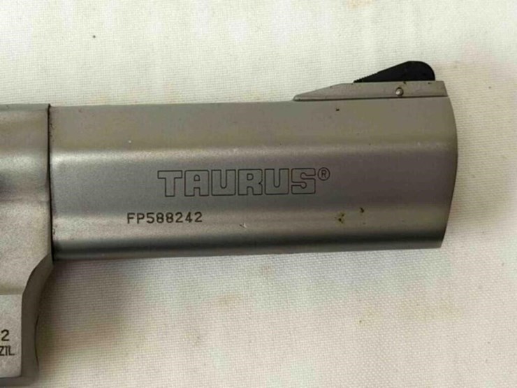taurus-tracker-22mag-revolver-image-3