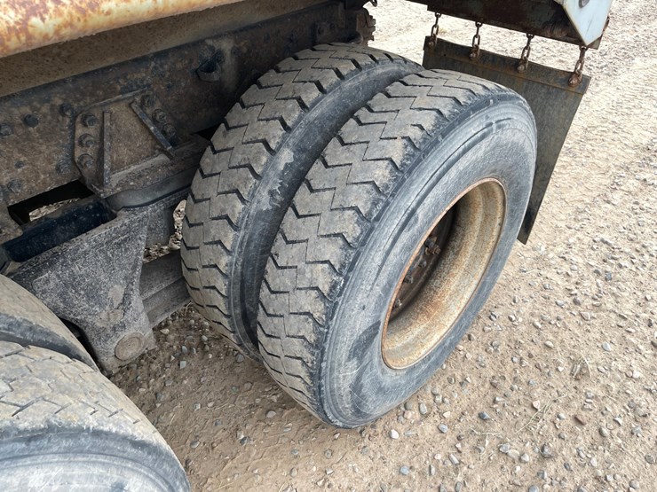 1994-ford-l9000-image-18