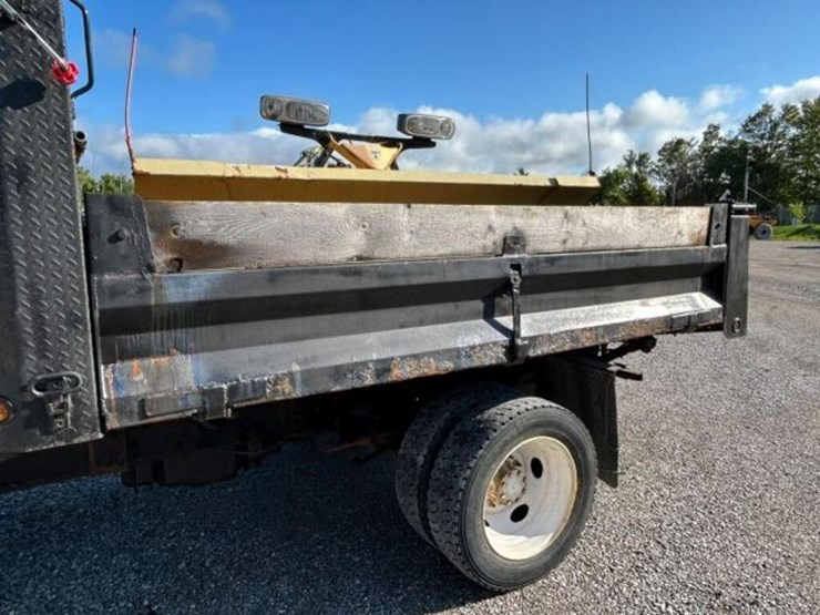 2012-ford-f550-xl-image-53