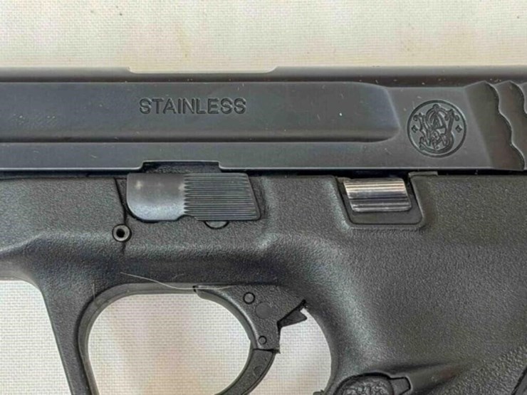 smith-&-wesson-m&p40-40cal-pistol-image-14