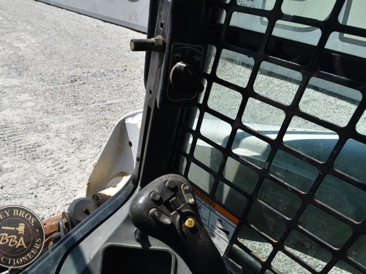 2016-bobcat-t770-image-45