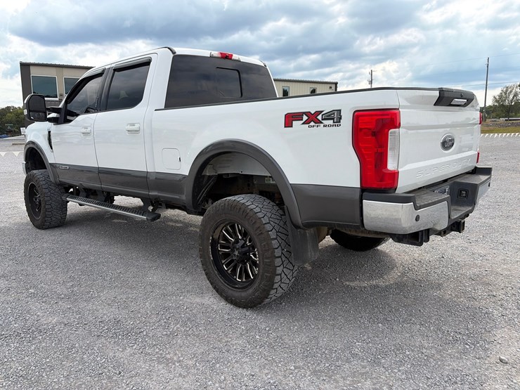 2017-ford-f250-lariat-image-5