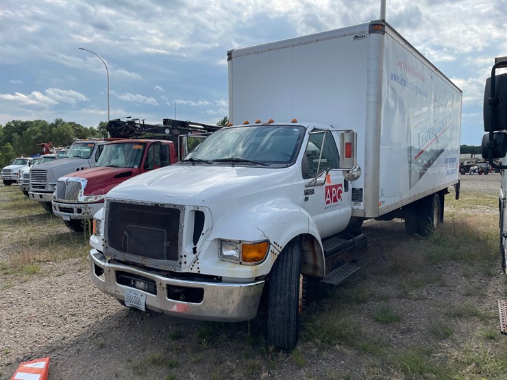 2015-ford-f650-image-1