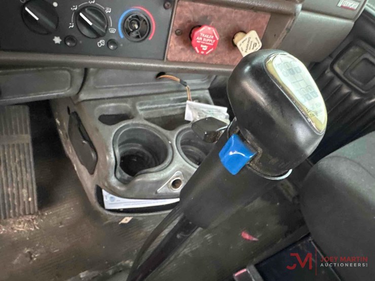 2003-kenworth-t800-image-32