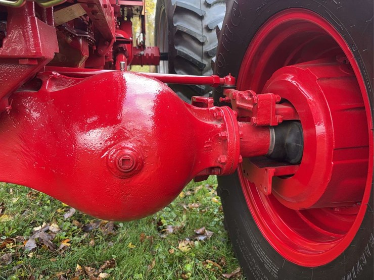 1970-1456-farmall-row-crop-mfwa-golden-demonstrator-image-14